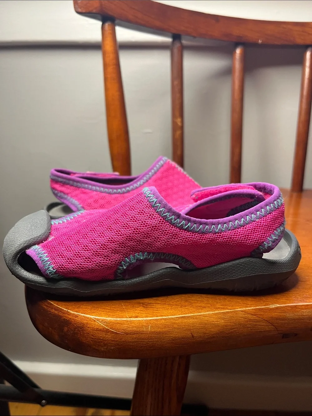 NWOT Crocs Kids Swiftwater Sandals Magenta Purple Water Shoes Size 9